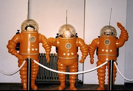 Tintin, Haddock, Calculus in space suit